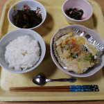 ご飯　豆腐とタラのグラタン　　刻み昆布の煮物　　　　　　　　　　　　青菜のわさび和え