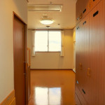 玄関から見た室内になります（＾＾）