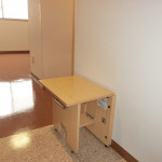 玄関には簡易椅子完備(♡.♡)