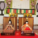 ケアステーション前の雛人形です(^^)/